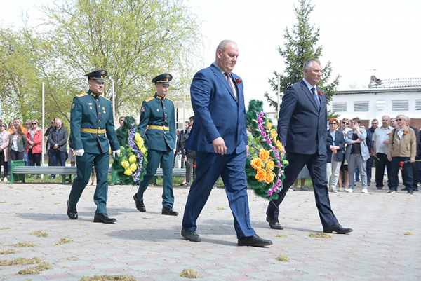 «Бессмертный цех»: на Омсктрансмаше отпраздновали День Победы
«Бессмертный цех»: на Омсктрансмаше отпраздновали День Победы