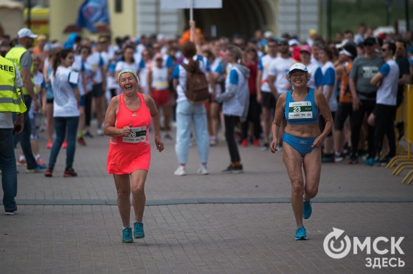 Эмоциональный "ЗаБЕГ" в Омске прошёл всероссийский полумарафон 