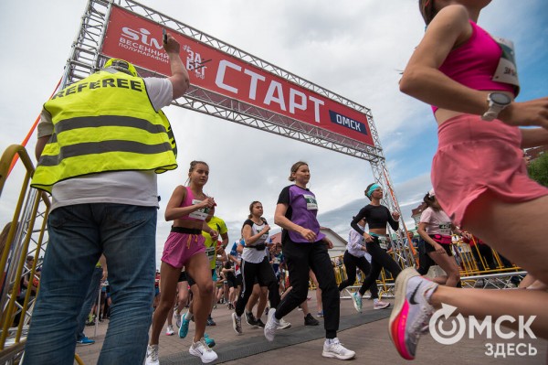 Эмоциональный "ЗаБЕГ" в Омске прошёл всероссийский полумарафон 