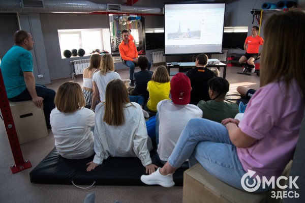 Бегом вокруг света. Марафонец-экстремал пообщался с омичами на пути в Японию