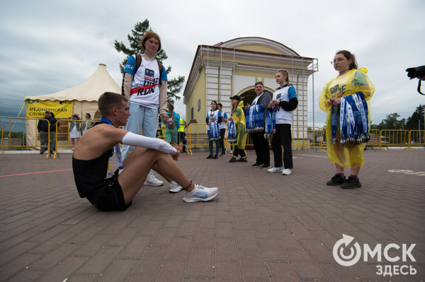 Эмоциональный "ЗаБЕГ" в Омске прошёл всероссийский полумарафон 