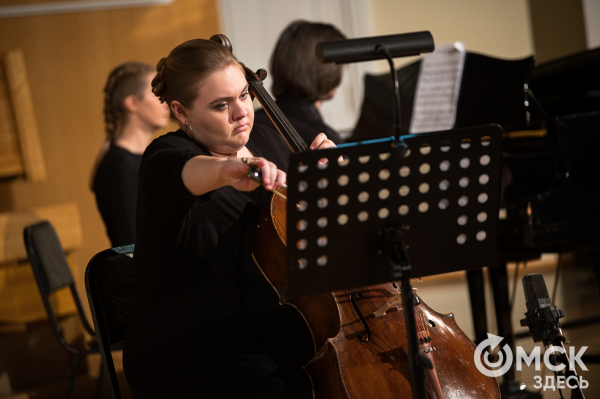 "Наша миссия - стараться излечить музыкой". Интервью с дирижёром Михаилом Голиковым