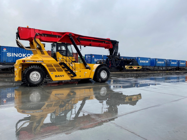 Как быстро и надежно доставить груз из Москвы в Омск?
Как быстро и надежно доставить груз из Москвы в Омск?