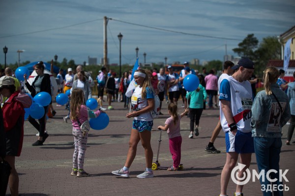 Эмоциональный "ЗаБЕГ" в Омске прошёл всероссийский полумарафон 