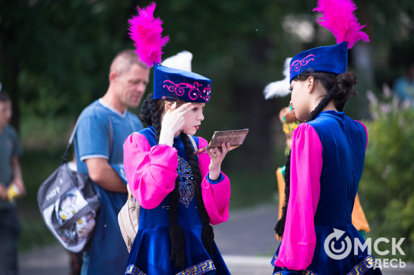 В центре Омска прошёл Парад национальностей