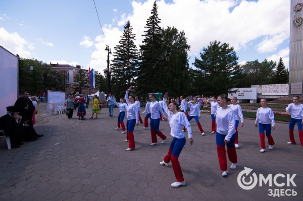 В центре Омска прошёл Парад национальностей