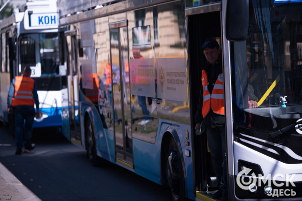 "Троллейбусное" ралли в центре Омска "Троллейбусное" ралли в центре Омска