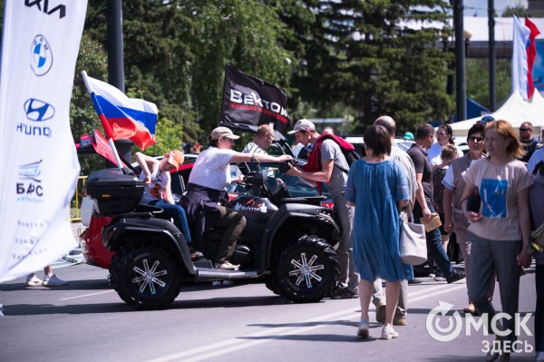 В центре Омска прошёл Парад национальностей