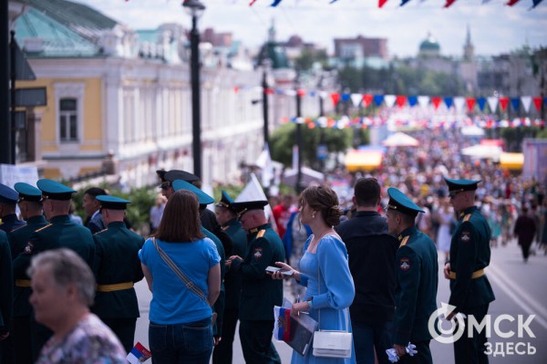 В центре Омска прошёл Парад национальностей