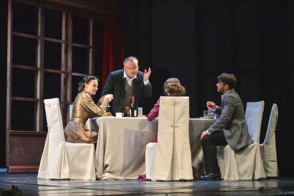 "История о человеке, который переоценил свои силы": актриса Екатерина Потапова о новом спектакле Омской драмы