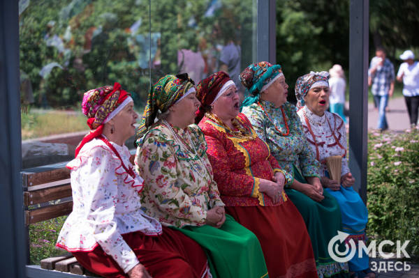 В центре Омска прошёл Парад национальностей