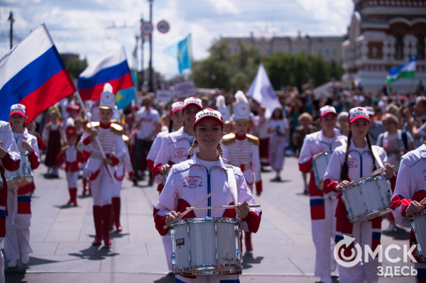В центре Омска прошёл Парад национальностей