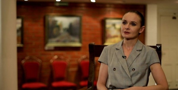 "История о человеке, который переоценил свои силы": актриса Екатерина Потапова о новом спектакле Омской драмы