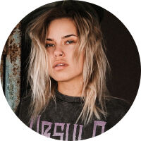 Они, как вампиры, не отражаются в зеркалах и не отбрасывают тени. Отмечаем День фотографа