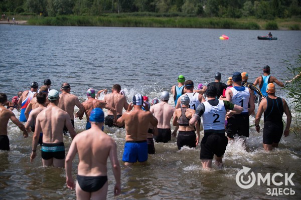 Красивые, сильные, быстрые. Как в Омске прошёл триатлон