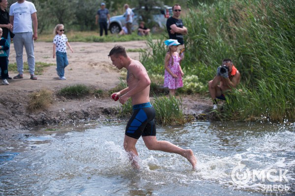 Красивые, сильные, быстрые. Как в Омске прошёл триатлон