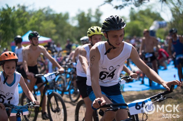Красивые, сильные, быстрые. Как в Омске прошёл триатлон