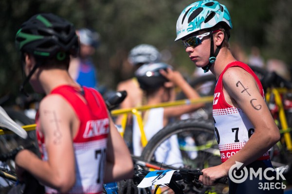 Красивые, сильные, быстрые. Как в Омске прошёл триатлон