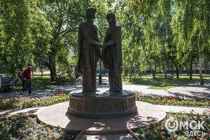 День семьи, любви и верности, Синдзо Абэ и авария у "Каскада". Что ищут омичи в интернете 8 июля