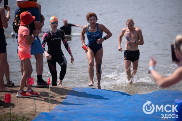 Красивые, сильные, быстрые. Как в Омске прошёл триатлон