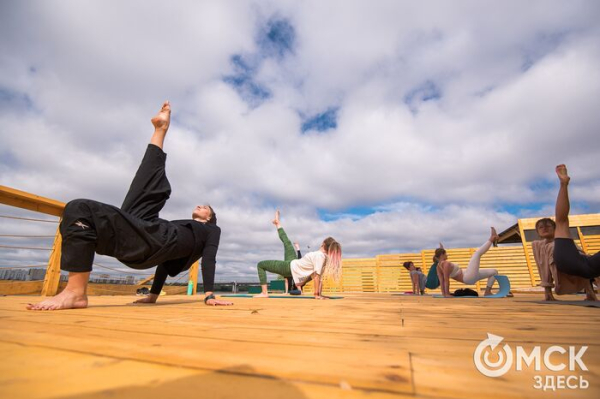 "Идеально на паркете? Попробуй заниматься на камнях". Интервью с преподавателем йоги Евгенией Зейнок "Идеально на паркете? Попробуй заниматься на камнях". Интервью с преподавателем йоги Евгенией Зейнок