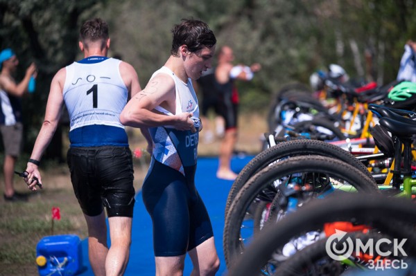 Красивые, сильные, быстрые. Как в Омске прошёл триатлон