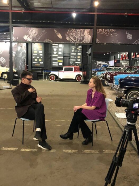 "Классно, что есть возможность делать событийность". Макс Ракета о предстоящем концерте "Стереоклуба" в омском Эрмитаже