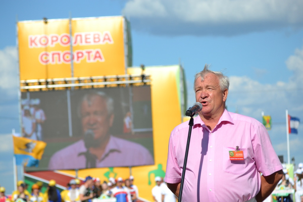 Косить, доить и подтягиваться. Необычные соревнования в Омске Косить, доить и подтягиваться. Необычные соревнования в Омске