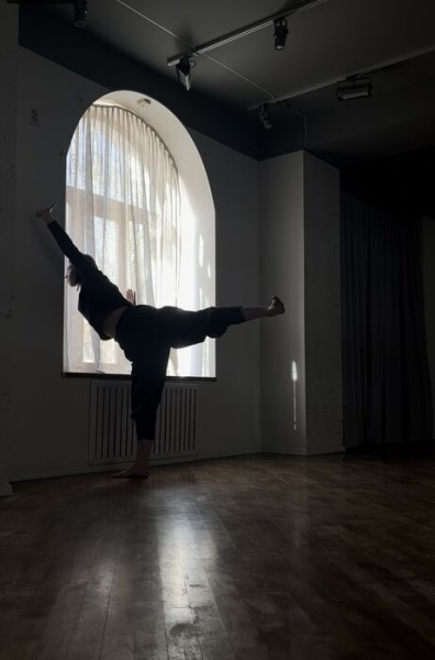 "Идеально на паркете? Попробуй заниматься на камнях". Интервью с преподавателем йоги Евгенией Зейнок "Идеально на паркете? Попробуй заниматься на камнях". Интервью с преподавателем йоги Евгенией Зейнок