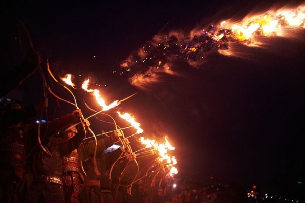 Они, как вампиры, не отражаются в зеркалах и не отбрасывают тени. Отмечаем День фотографа