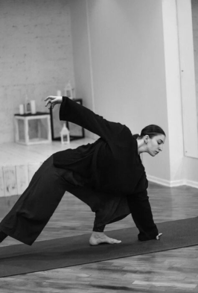 "Идеально на паркете? Попробуй заниматься на камнях". Интервью с преподавателем йоги Евгенией Зейнок "Идеально на паркете? Попробуй заниматься на камнях". Интервью с преподавателем йоги Евгенией Зейнок