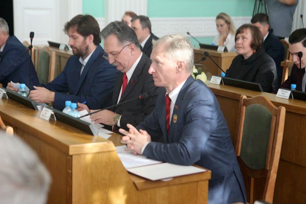 
									Омские коммунисты представили кандидатов в горсовет   [СПИСОК]  