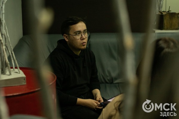 Бабушкины вышивки и низшие растения под микроскопом: что вдохновляет молодого омского дизайнера Бабушкины вышивки и низшие растения под микроскопом: что вдохновляет молодого омского дизайнера