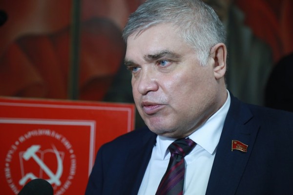 
									Почему у Гаака не получилось задержаться в омском правительстве? 