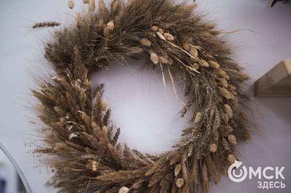 "Им не нужна вода и уход, и они светятся в темноте". Рассказываем, что такое стабилизированные цветы