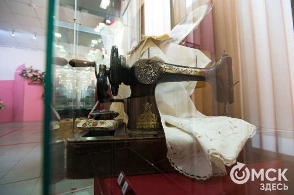 Калым, окручивания косы и танцы на разбитой посуде. Как праздновали свадьбы раньше