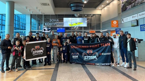 «Моя жена — это главная поддержка»: омич Александр Шлеменко улетел в Екатеринбург на бой