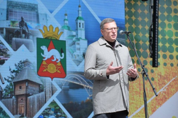 
									Бурков рассказал, когда газ придет в Тару  