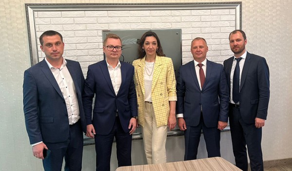 «Омское продовольствие» запустило контейнерный поезд из Москвы
«Омское продовольствие» запустило контейнерный поезд из Москвы