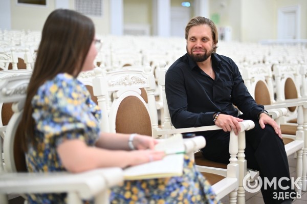 Евгений Романов: "Гуманизм уходит на второй план, когда нужно готовиться к концерту" Евгений Романов: "Гуманизм уходит на второй план, когда нужно готовиться к концерту"