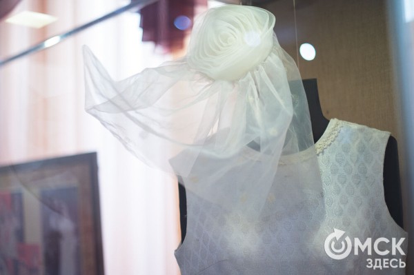 Калым, окручивания косы и танцы на разбитой посуде. Как праздновали свадьбы раньше