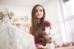 "Им не нужна вода и уход, и они светятся в темноте". Рассказываем, что такое стабилизированные цветы