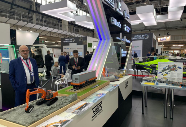 Глава «Уралвагонзавода» обсудил с Бурковым производство рефконтейнеров
Глава «Уралвагонзавода» обсудил с Бурковым производство рефконтейнеров