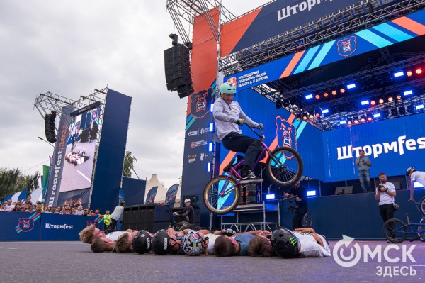 От йоги до драки: смотрим, как в Омске прошёл третий "Штормfest"