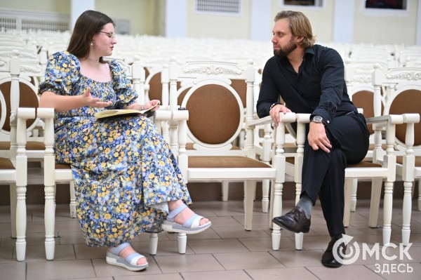 Евгений Романов: "Гуманизм уходит на второй план, когда нужно готовиться к концерту" Евгений Романов: "Гуманизм уходит на второй план, когда нужно готовиться к концерту"