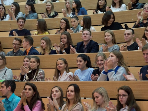 
									Студентам хотят увеличить стипендии до уровня МРОТ 