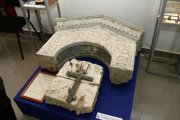 
									Священникам запретят брать деньги за изгнание бесов 