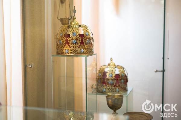 Калым, окручивания косы и танцы на разбитой посуде. Как праздновали свадьбы раньше