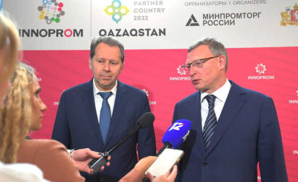 Глава «Уралвагонзавода» обсудил с Бурковым производство рефконтейнеров
Глава «Уралвагонзавода» обсудил с Бурковым производство рефконтейнеров