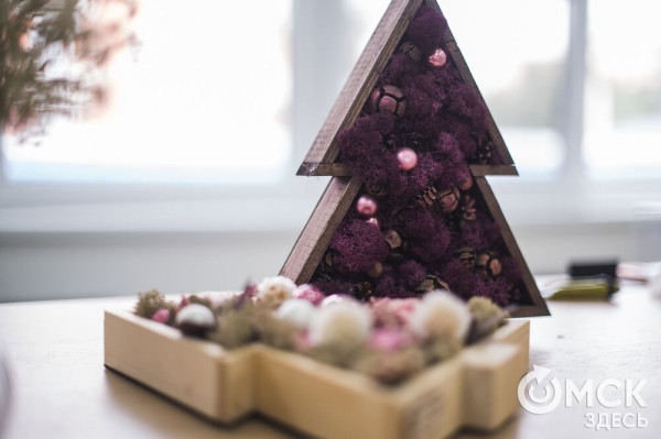 "Им не нужна вода и уход, и они светятся в темноте". Рассказываем, что такое стабилизированные цветы